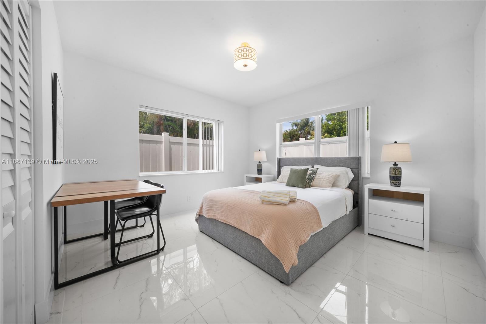 HOLLYWOOD - Residential Lease