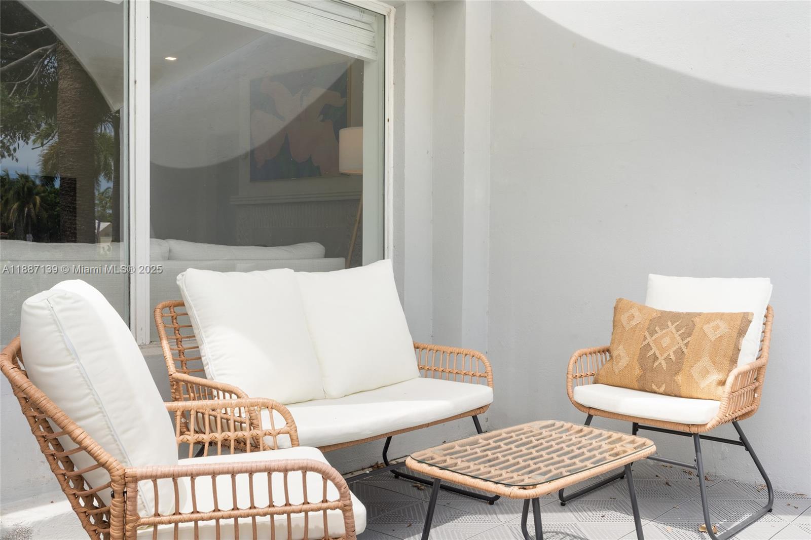 HOLLYWOOD - Residential Lease
