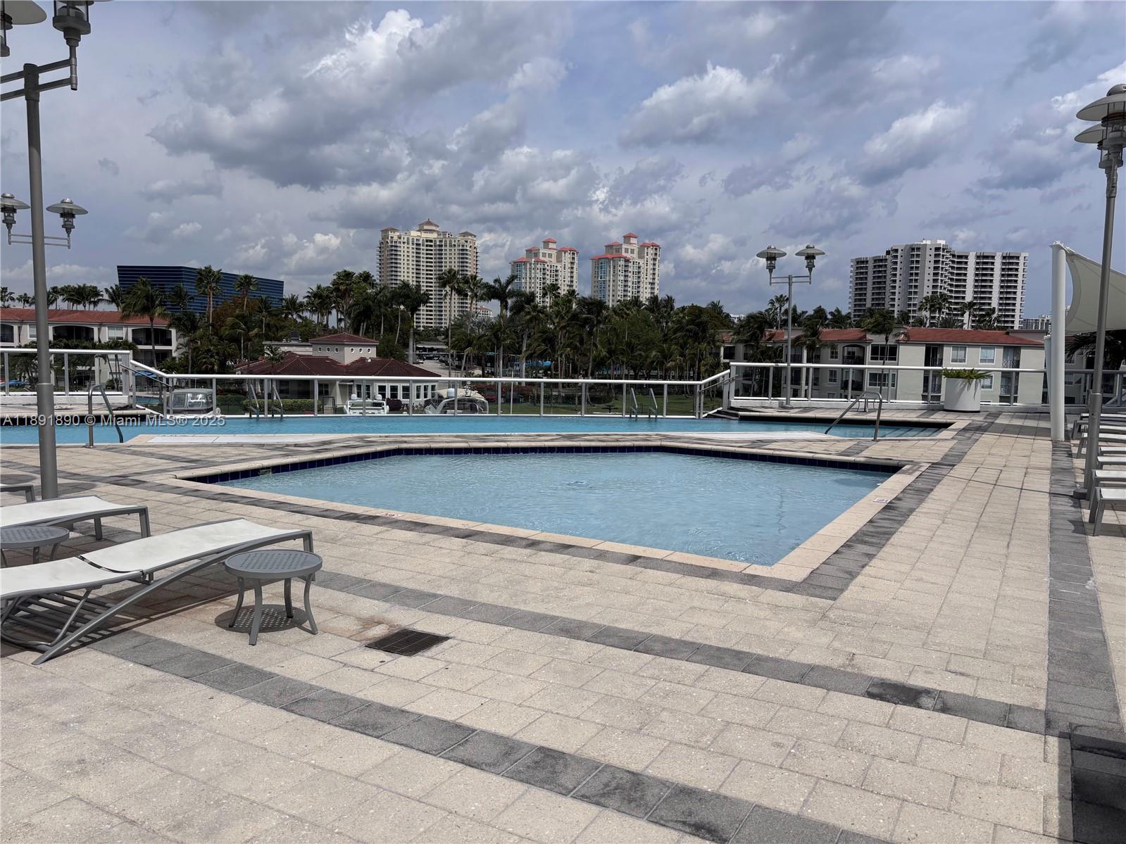 THE ATRIUM AT AVENTURA CO - Residential