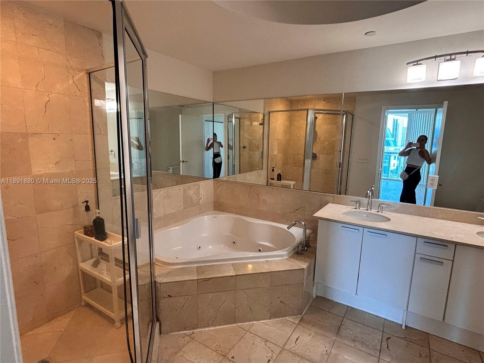 THE ATRIUM AT AVENTURA CO - Residential
