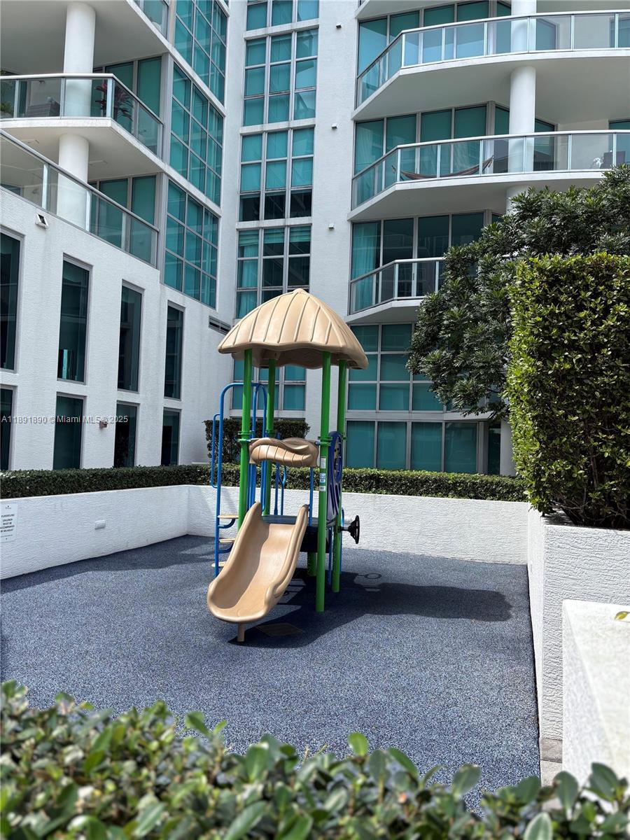 THE ATRIUM AT AVENTURA CO - Residential