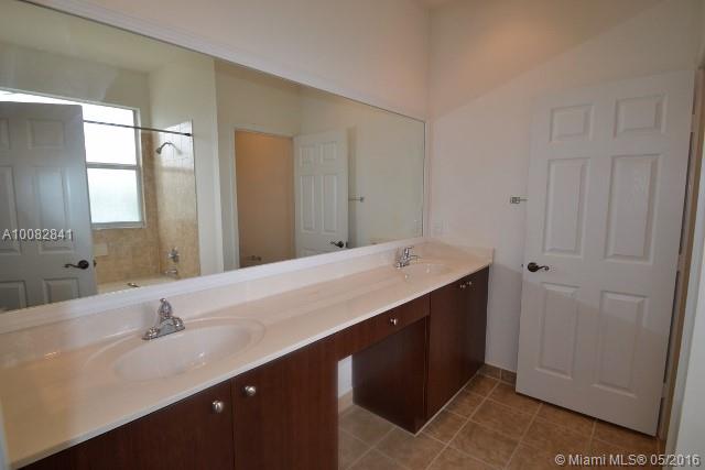 Sorrento Twnhms - Residential Lease