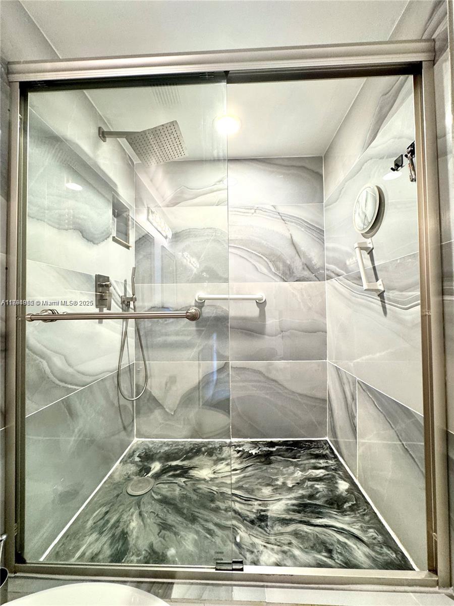 HILLCREST EAST NO 27 COND - Residential