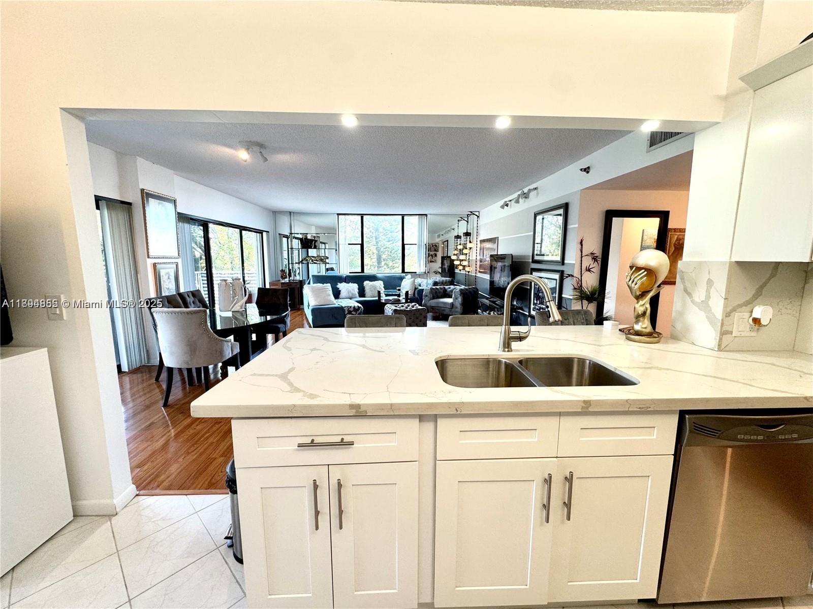 HILLCREST EAST NO 27 COND - Residential