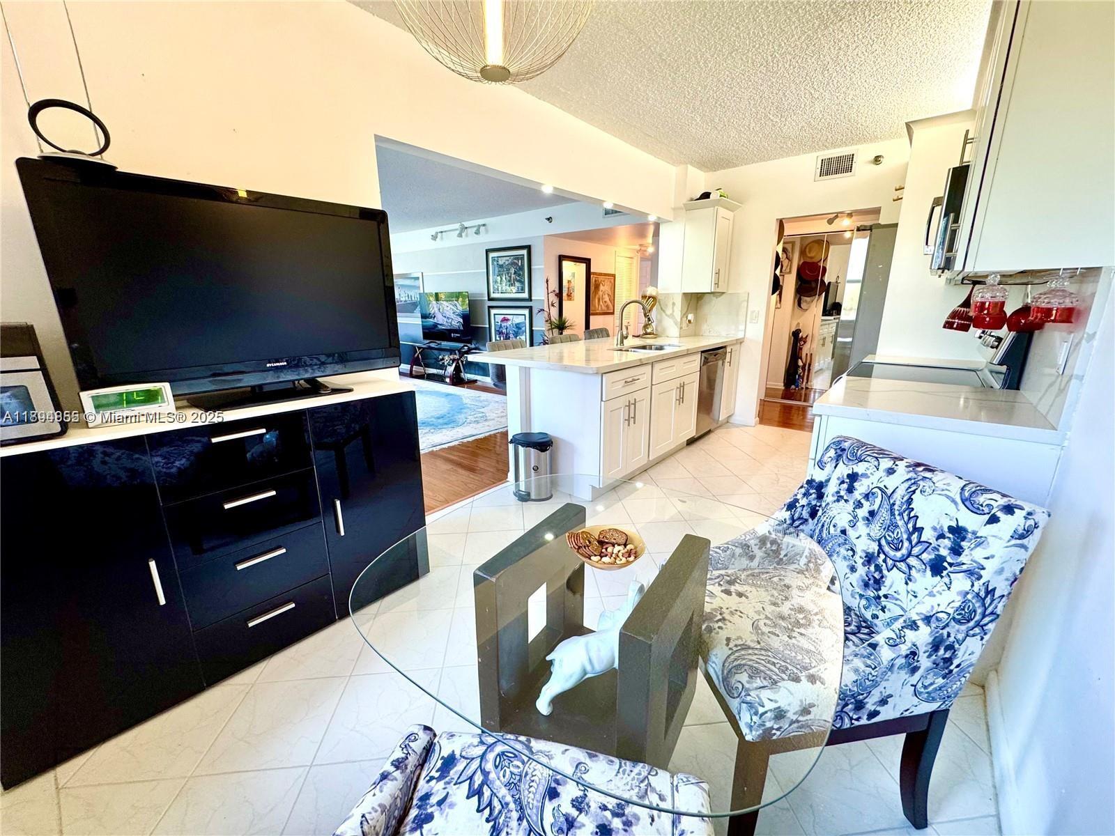 HILLCREST EAST NO 27 COND - Residential