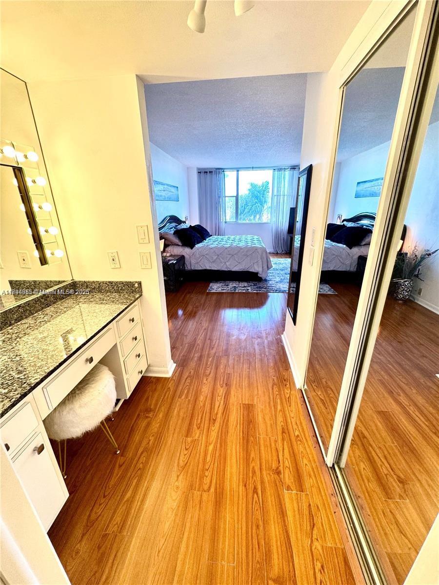 HILLCREST EAST NO 27 COND - Residential