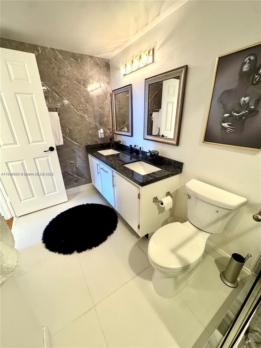HILLCREST EAST NO 27 COND - Residential