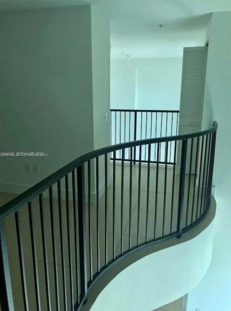 MET 1 CONDO - Residential