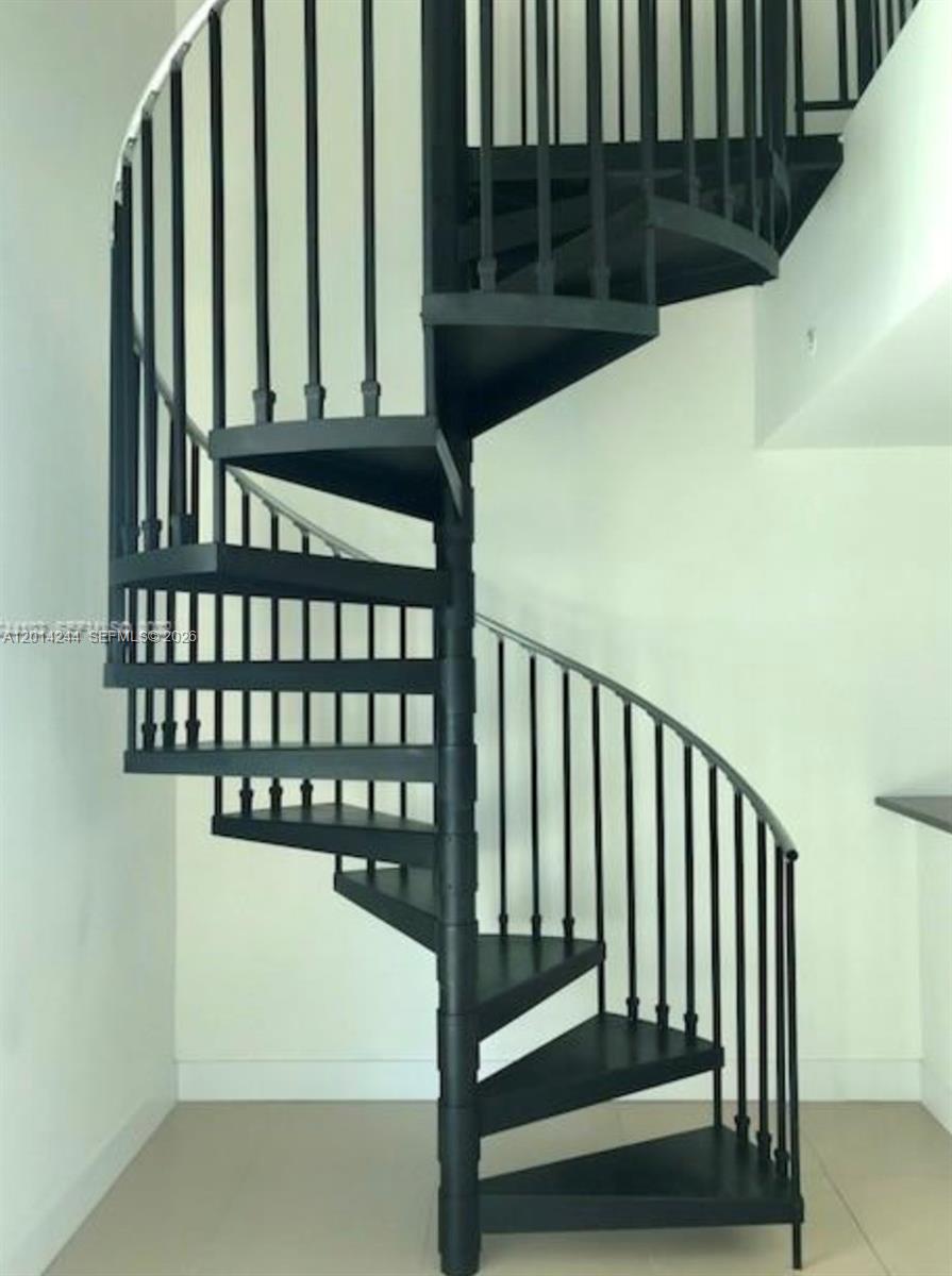 MET 1 CONDO - Residential
