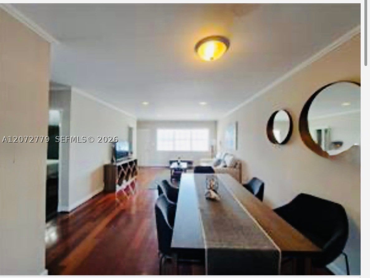 462 Golden Isles Dr 305