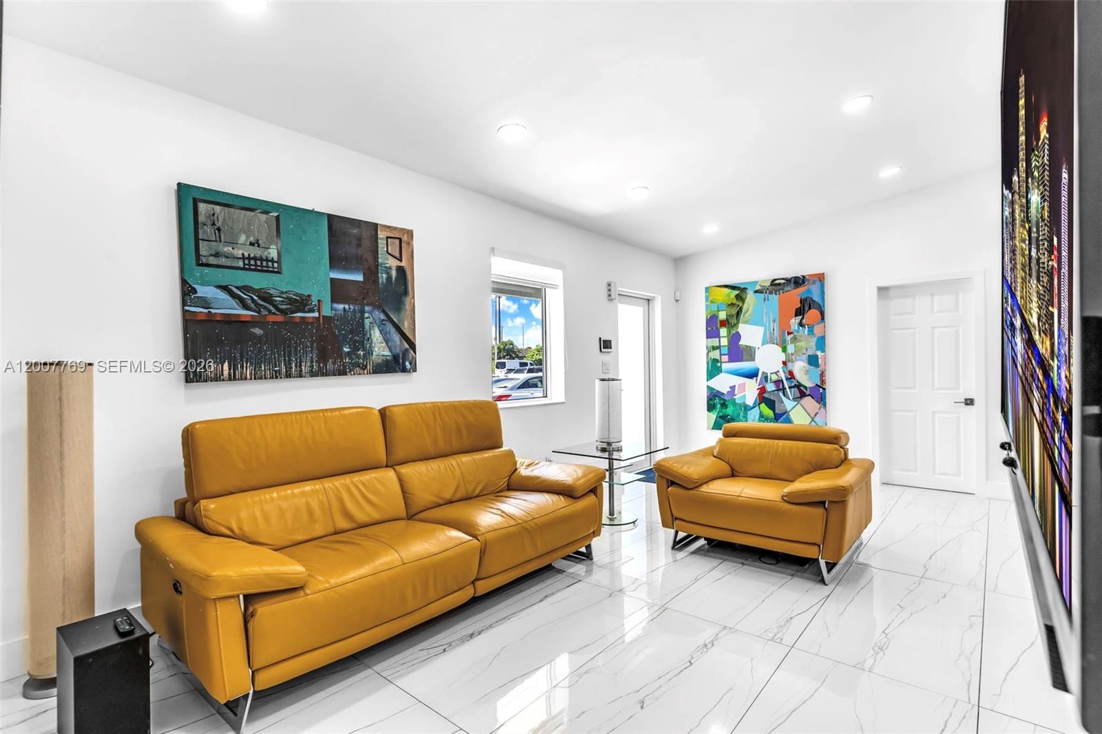 WESTWOOD LAKE - Residential