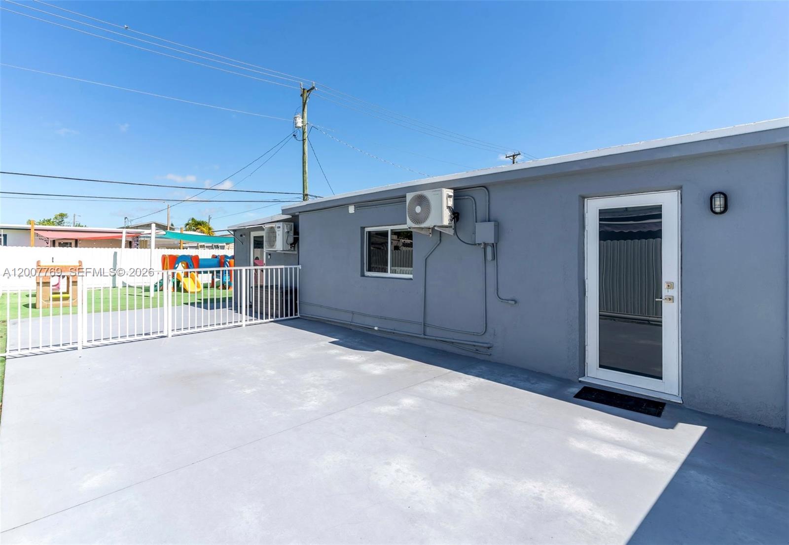 WESTWOOD LAKE - Residential