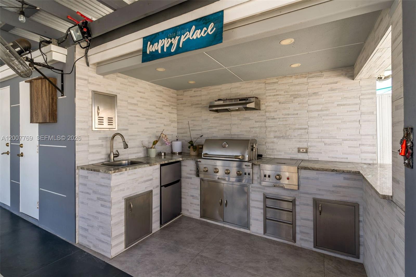 WESTWOOD LAKE - Residential