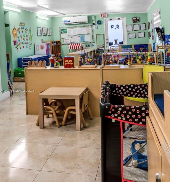 WESTWOOD LAKE - Residential