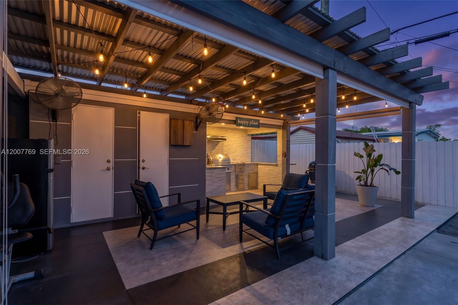 WESTWOOD LAKE - Residential