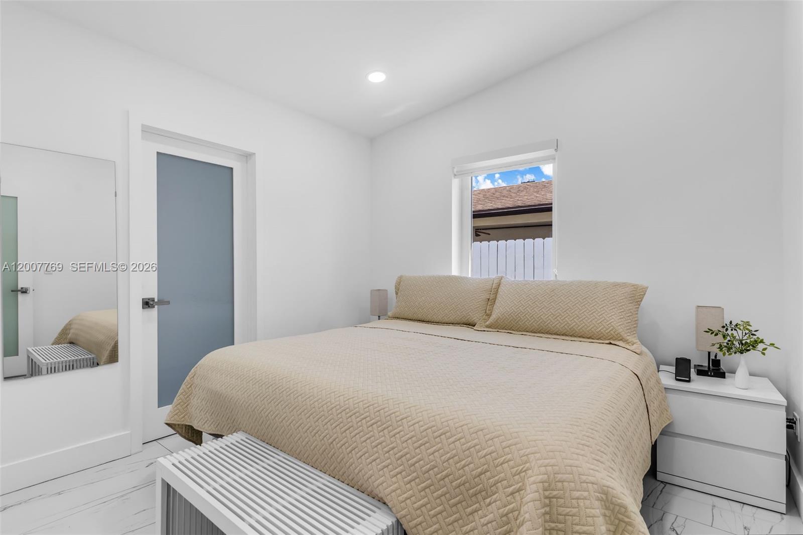 WESTWOOD LAKE - Residential