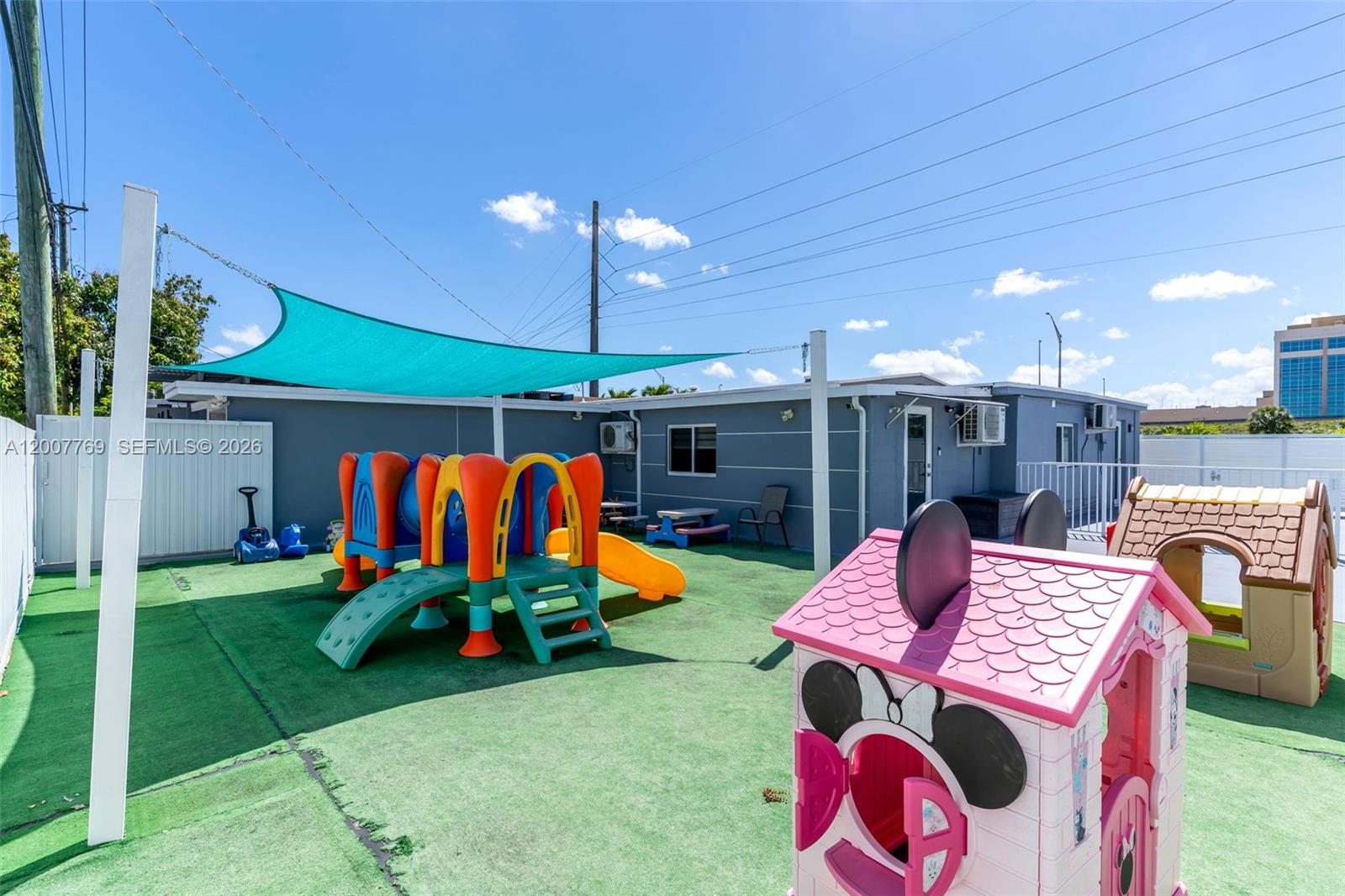 WESTWOOD LAKE - Residential