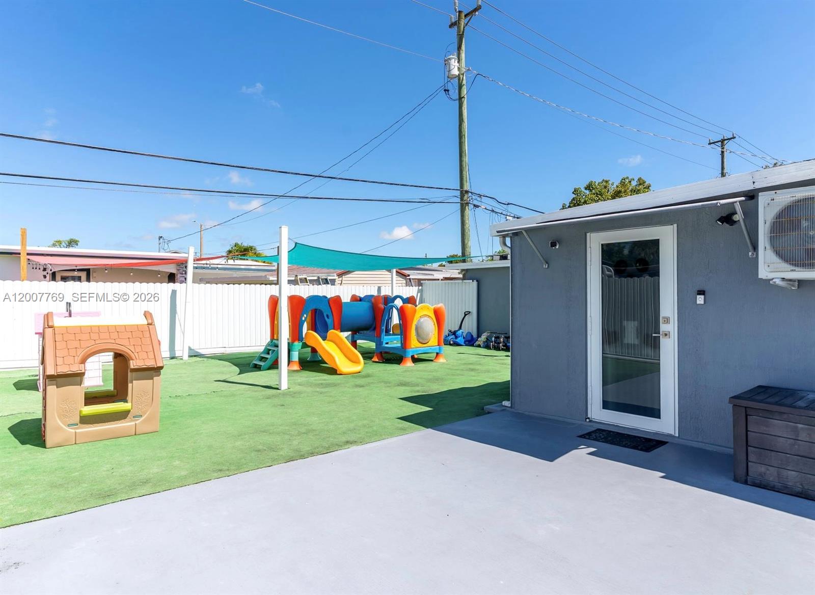 WESTWOOD LAKE - Residential