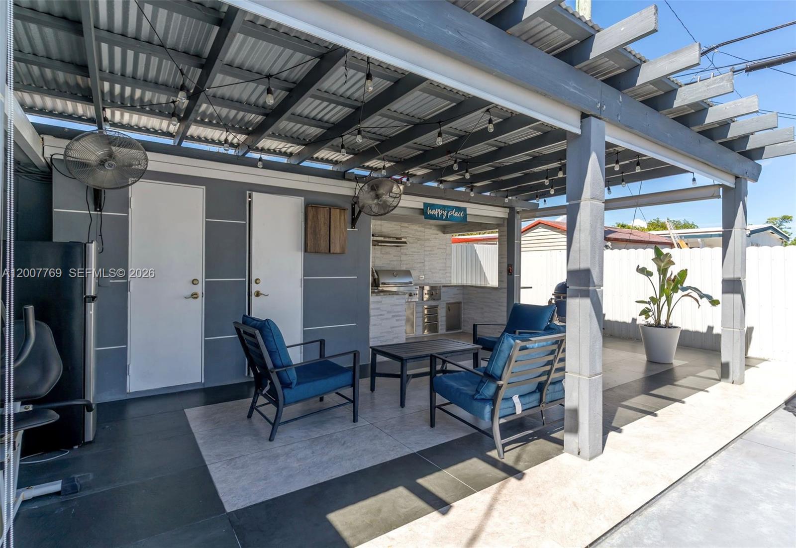 WESTWOOD LAKE - Residential