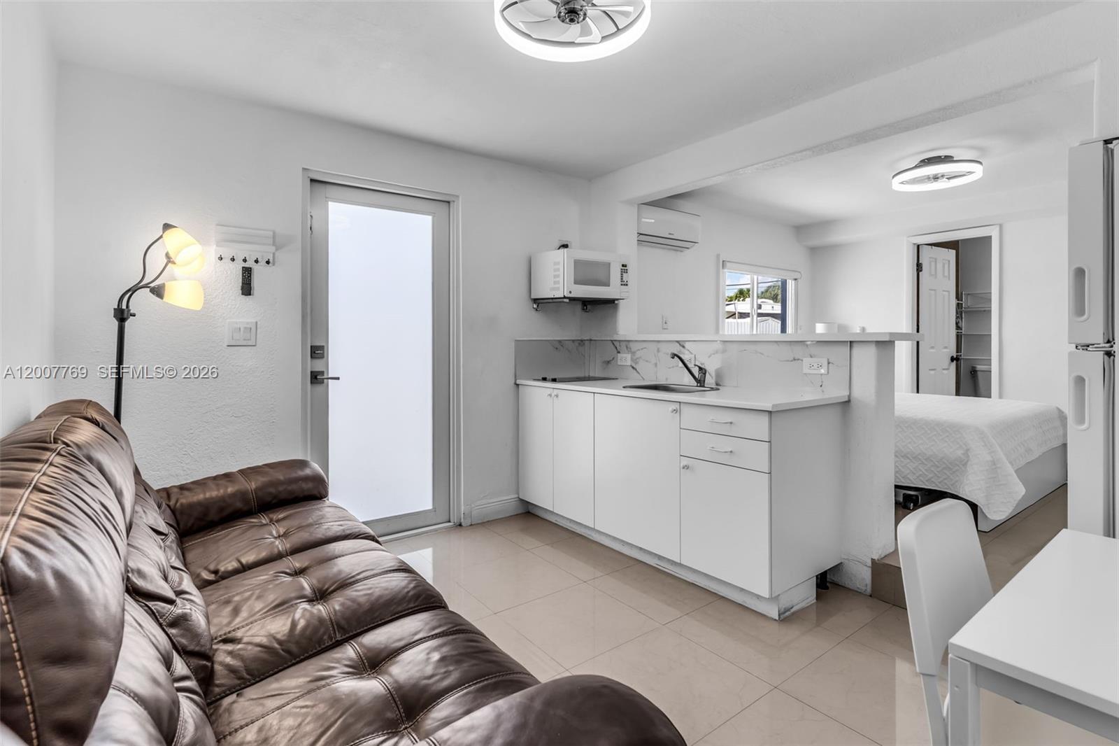 WESTWOOD LAKE - Residential