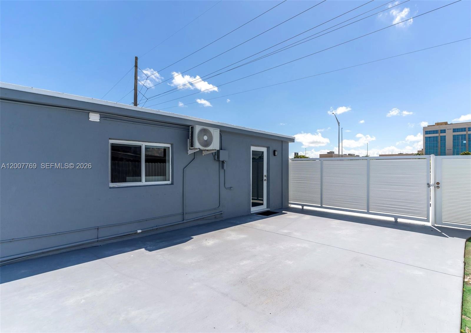 WESTWOOD LAKE - Residential