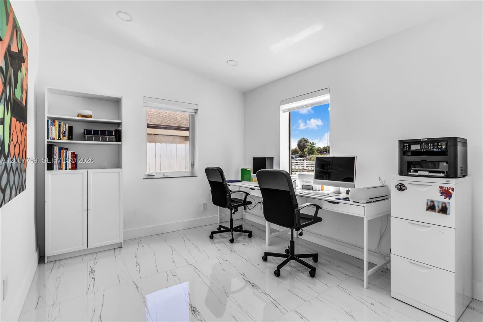 WESTWOOD LAKE - Residential