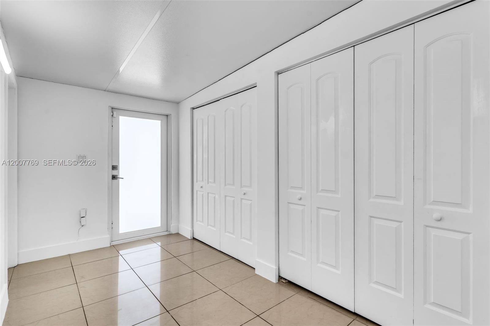 WESTWOOD LAKE - Residential