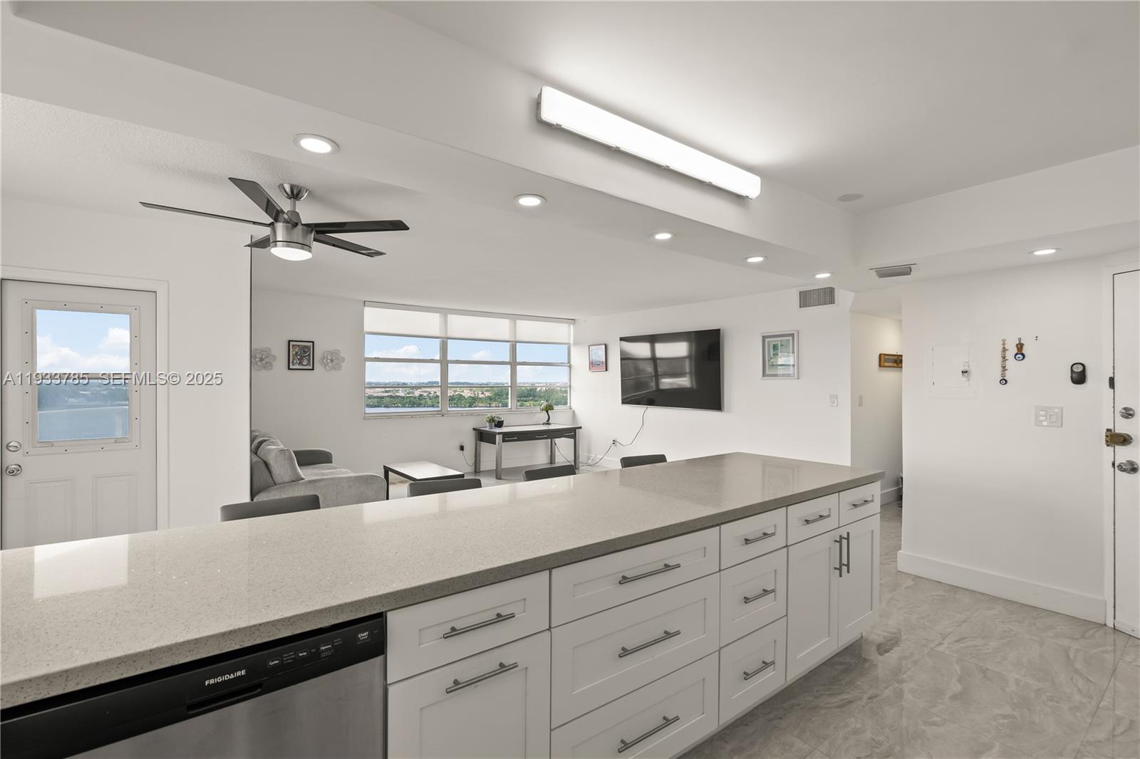 BUCKLEY TOWERS CONDO - EA - Residential