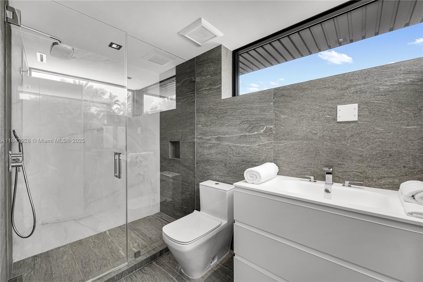GOLDEN BEACH SEC A - Residential