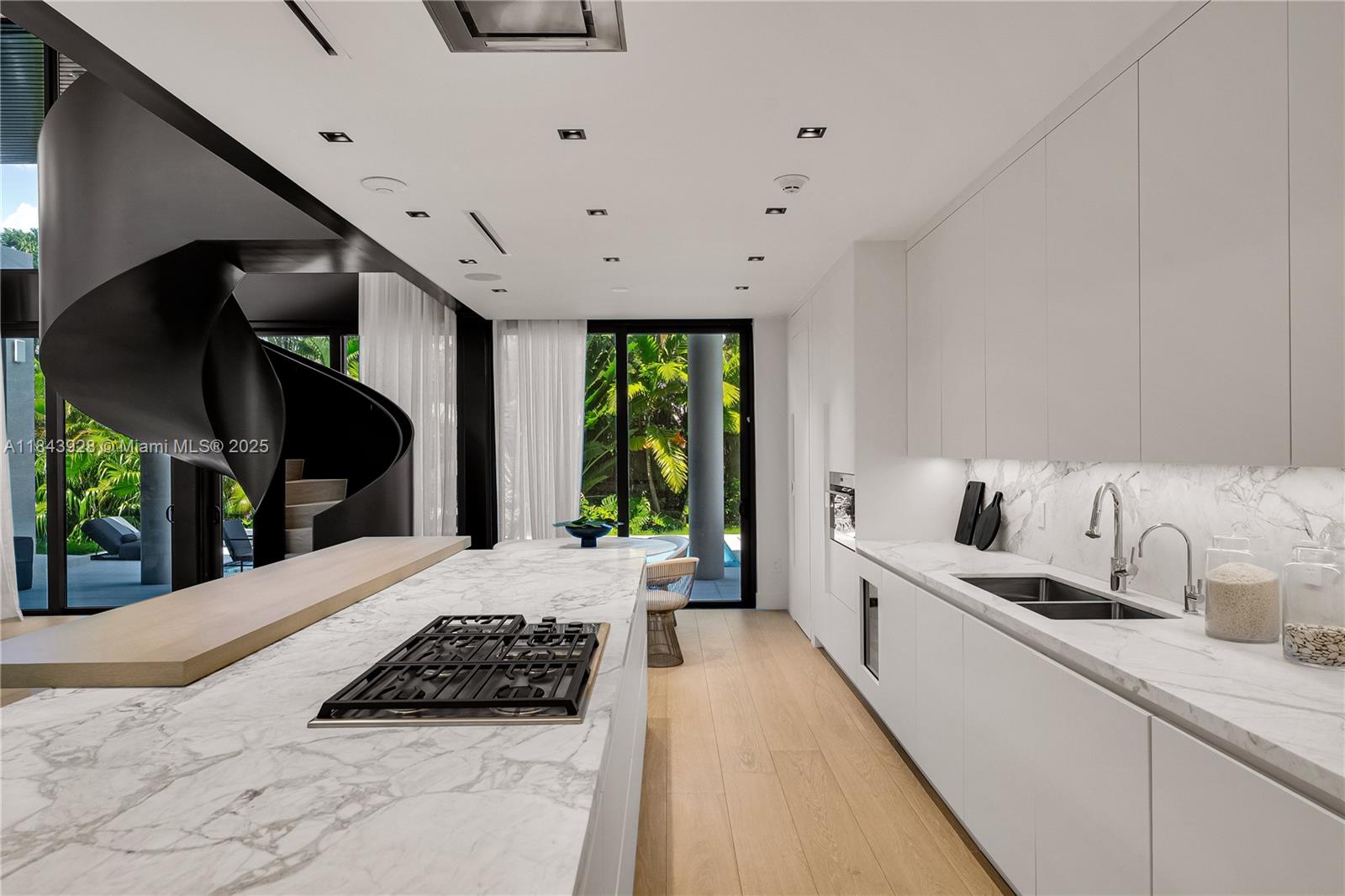 GOLDEN BEACH SEC A - Residential