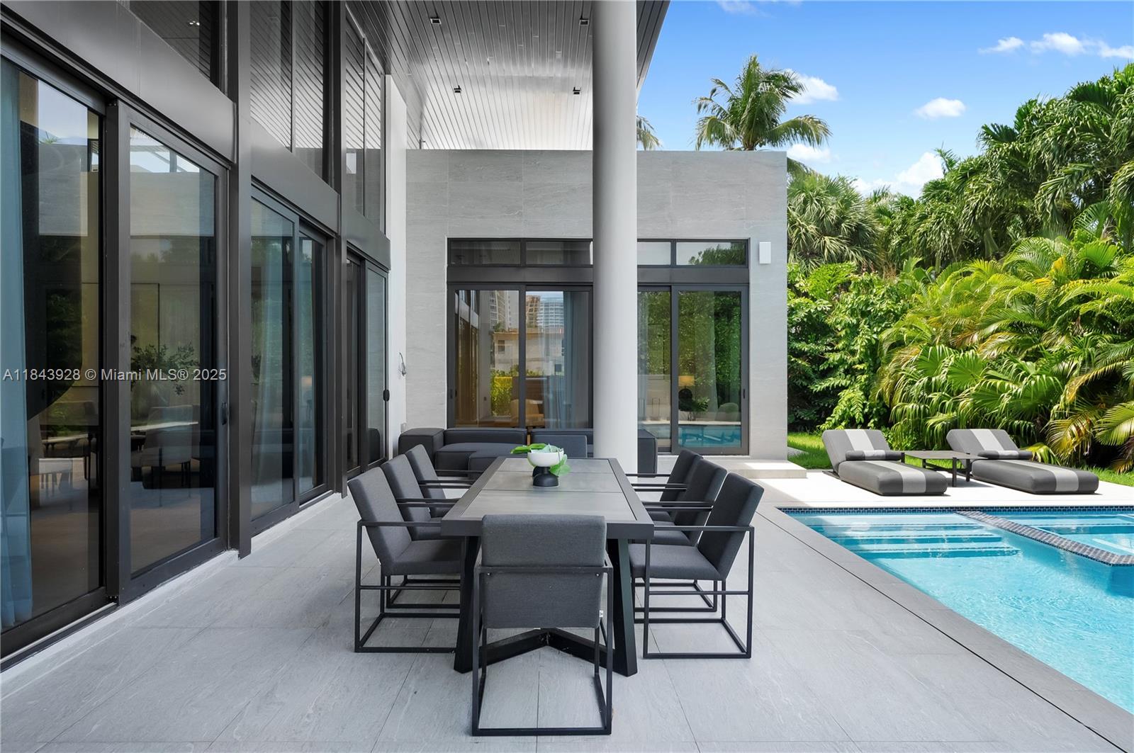 GOLDEN BEACH SEC A - Residential