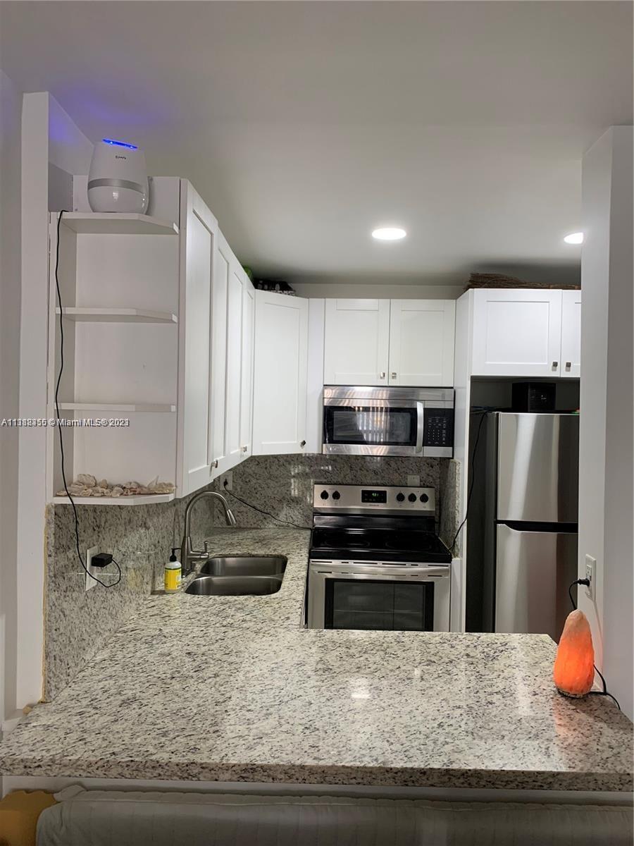 Fully remodeled and partially furnished 1 bed+den. 1 parking space is included. Gated community with the pool. Located half a block from the Beach (Samson Oceanfront Park), Steps to grocery stores (Publix and
Walgreens ), A+ Schools, restaurants.