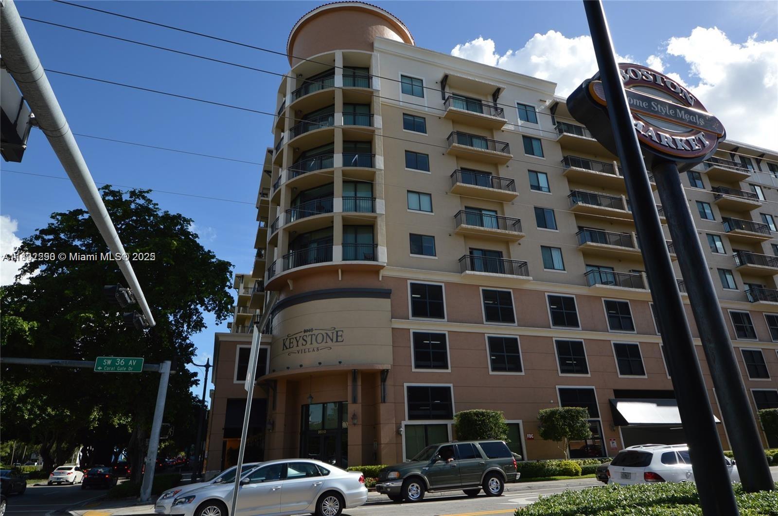 3590 Coral Way 809