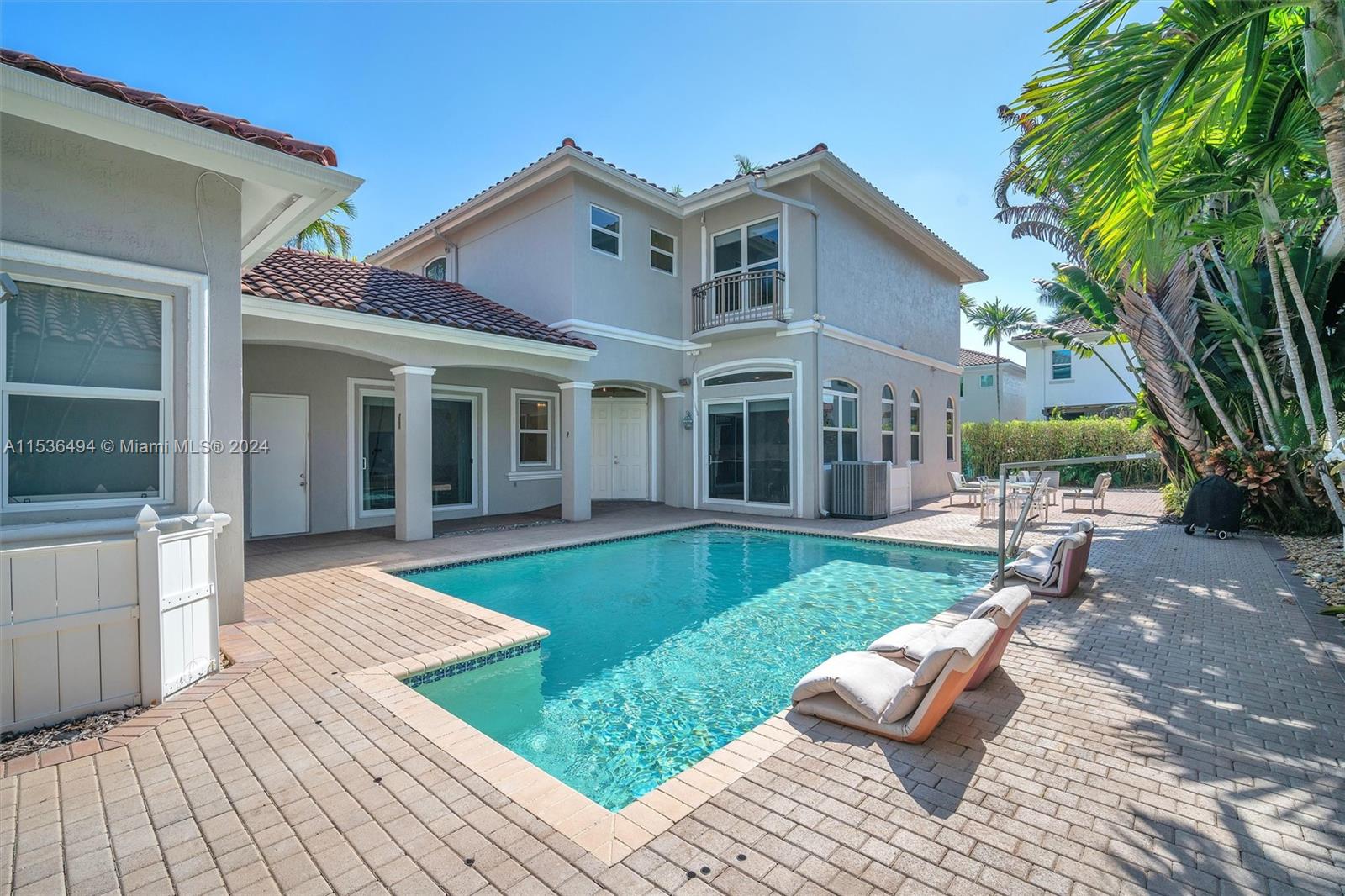 Property for Sale at 928 Captiva Dr, Hollywood, Broward County, Florida - Bedrooms: 5 
Bathrooms: 4  - $2,099,000