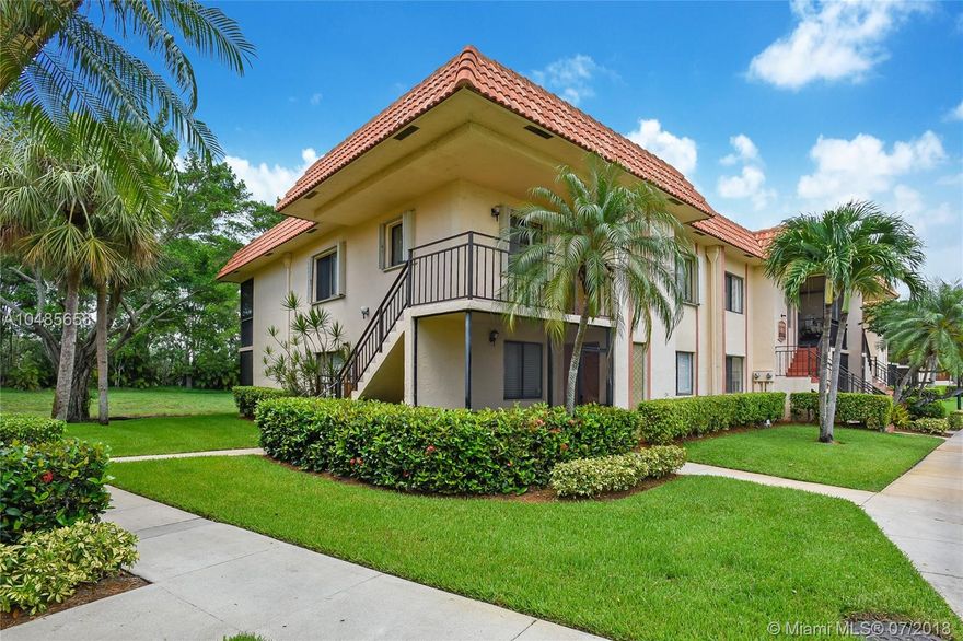 BEAUTIFUL CORNER UNIT CONDO!!  2 bedroom/ 2 bath. Quiet and peaceful enclosed patio, overlooking canal and nature views.  Open kitchen, dining room, huge living room, updated baths, marble floors in main living area, custom wet bar and accordion shutters!! New hot water heater. Excellent move in condition!   NO RENTAL RESTRICTIONS, CAN BE RENTED RIGHT AWAY. Seller Motivated.&#xD;&#xA;&#xD;&#xA;Please note $295.00 annual fee to the Bonaventure Club has been paid by Sellers for 2018.