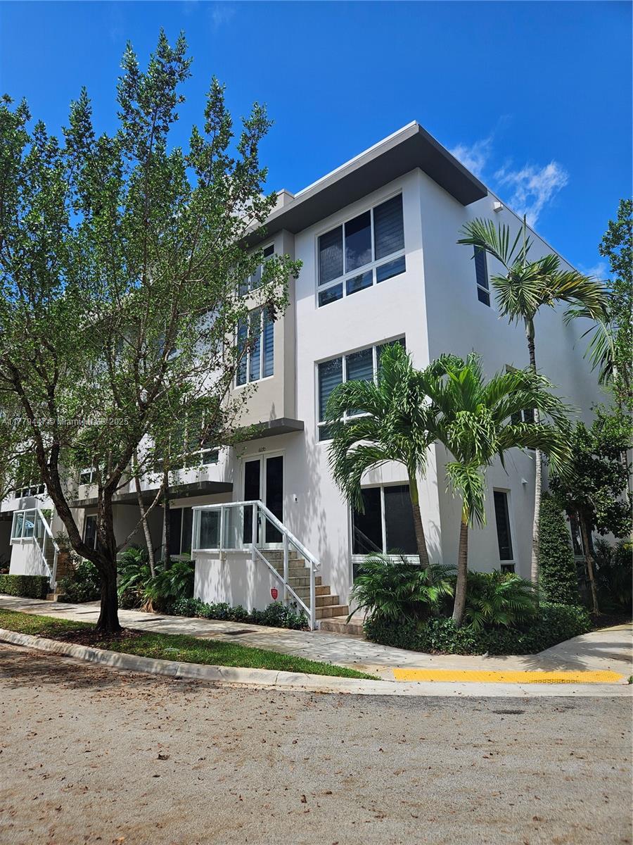Rental Property at 6670 Nw 105th Ct, Doral, Miami-Dade County, Florida - Bedrooms: 4 
Bathrooms: 4  - $5,100 MO.