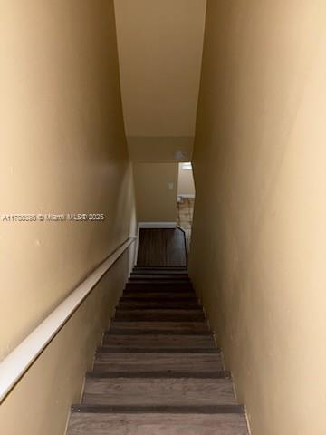 THE MANSION TOWN HOUSE CO - Residential Lease