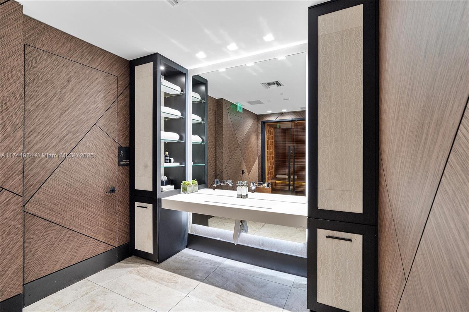 MUSE CONDO - Residential