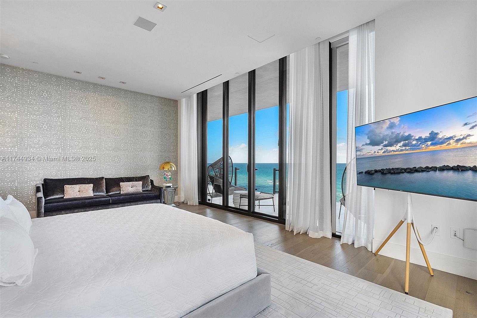 MUSE CONDO - Residential