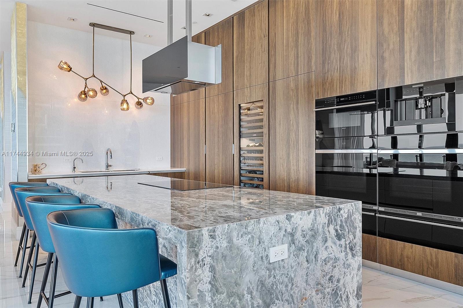 MUSE CONDO - Residential