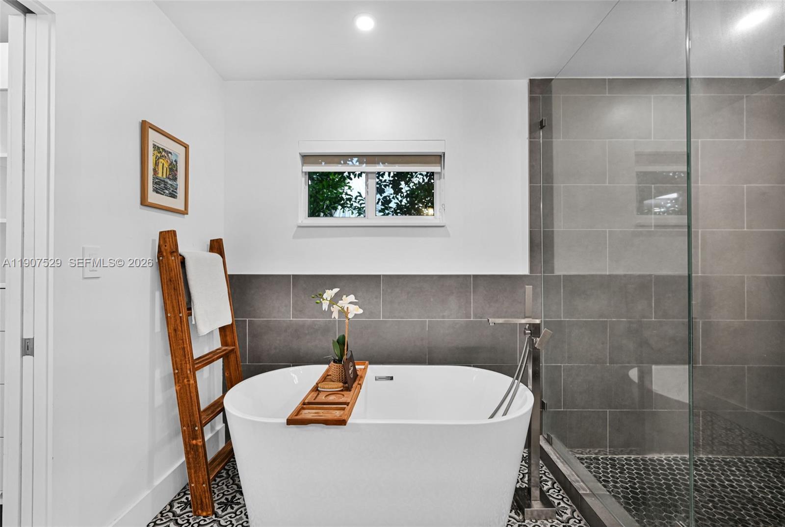 ALTA VISTA - Residential