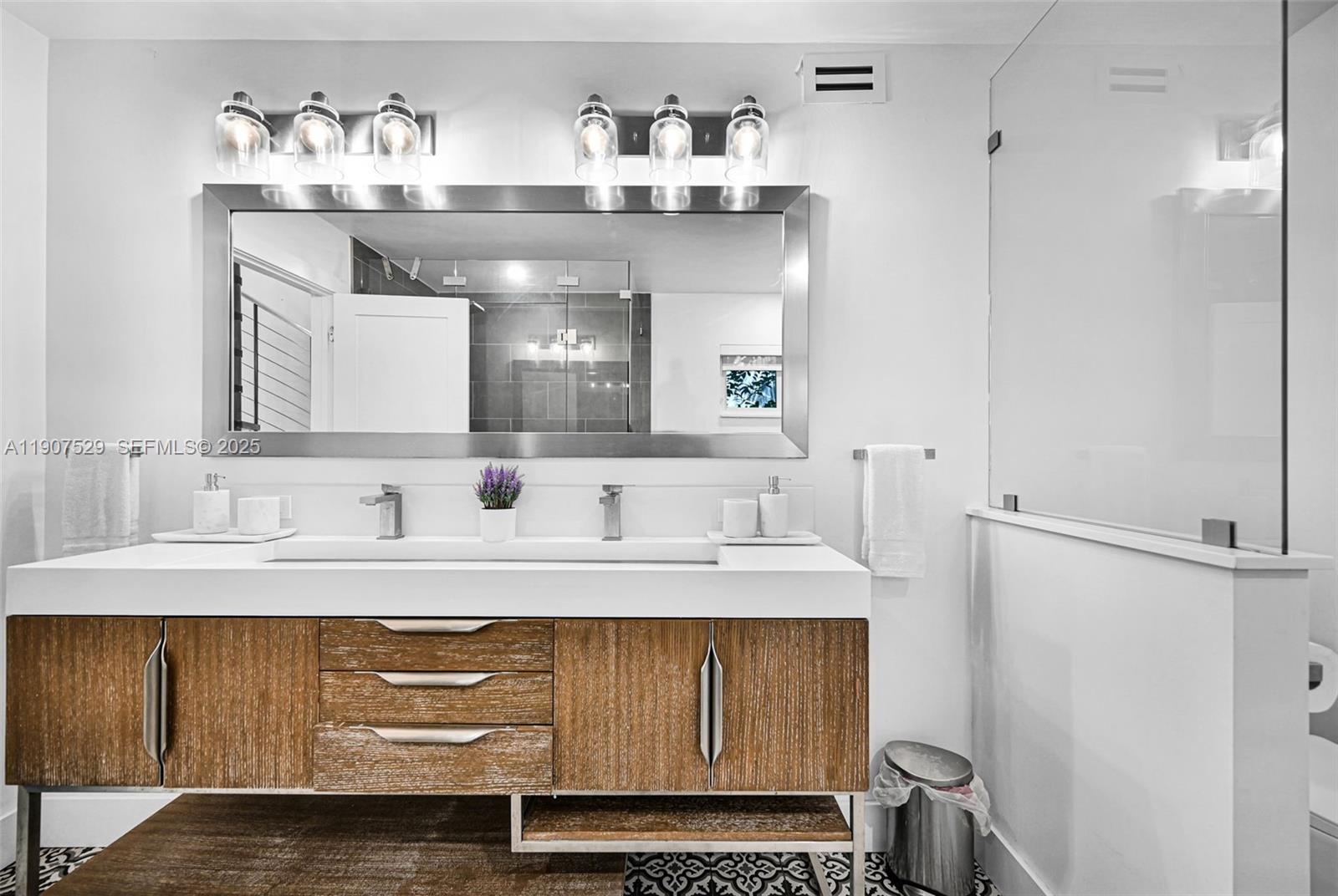 ALTA VISTA - Residential