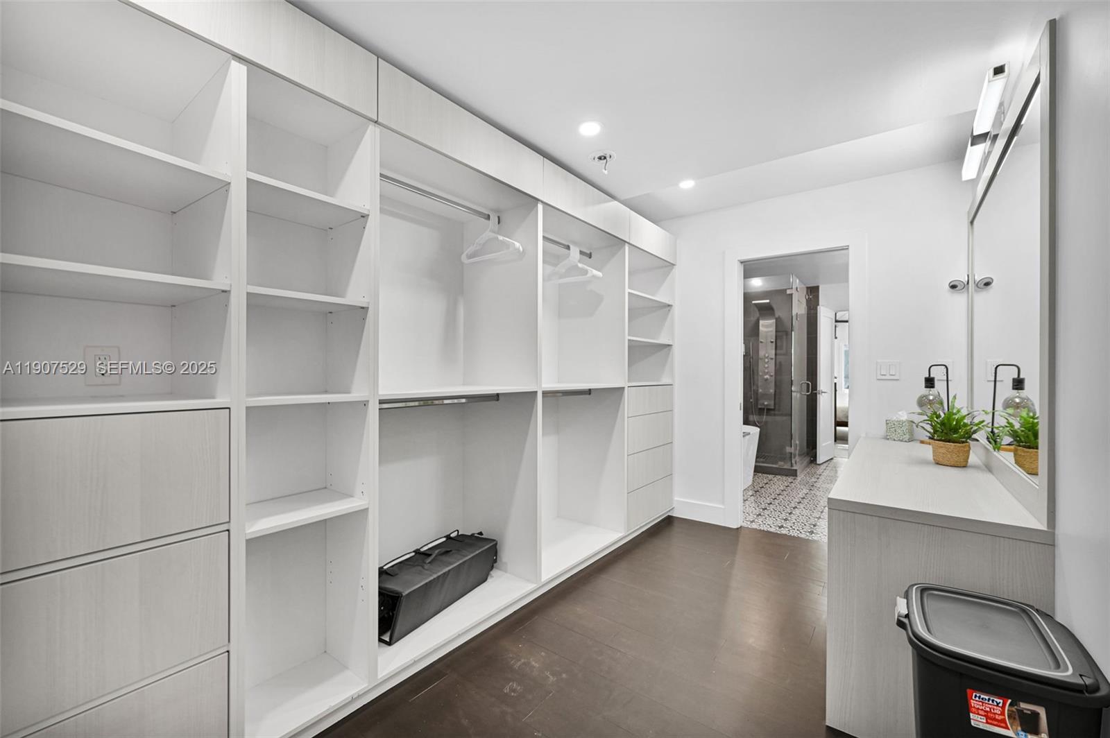 ALTA VISTA - Residential