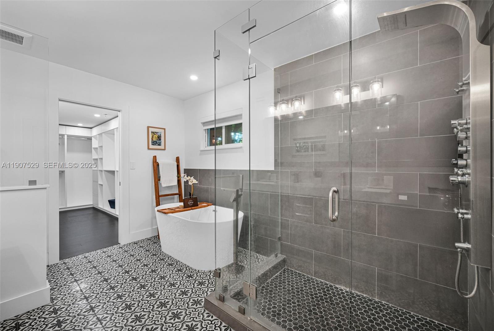 ALTA VISTA - Residential