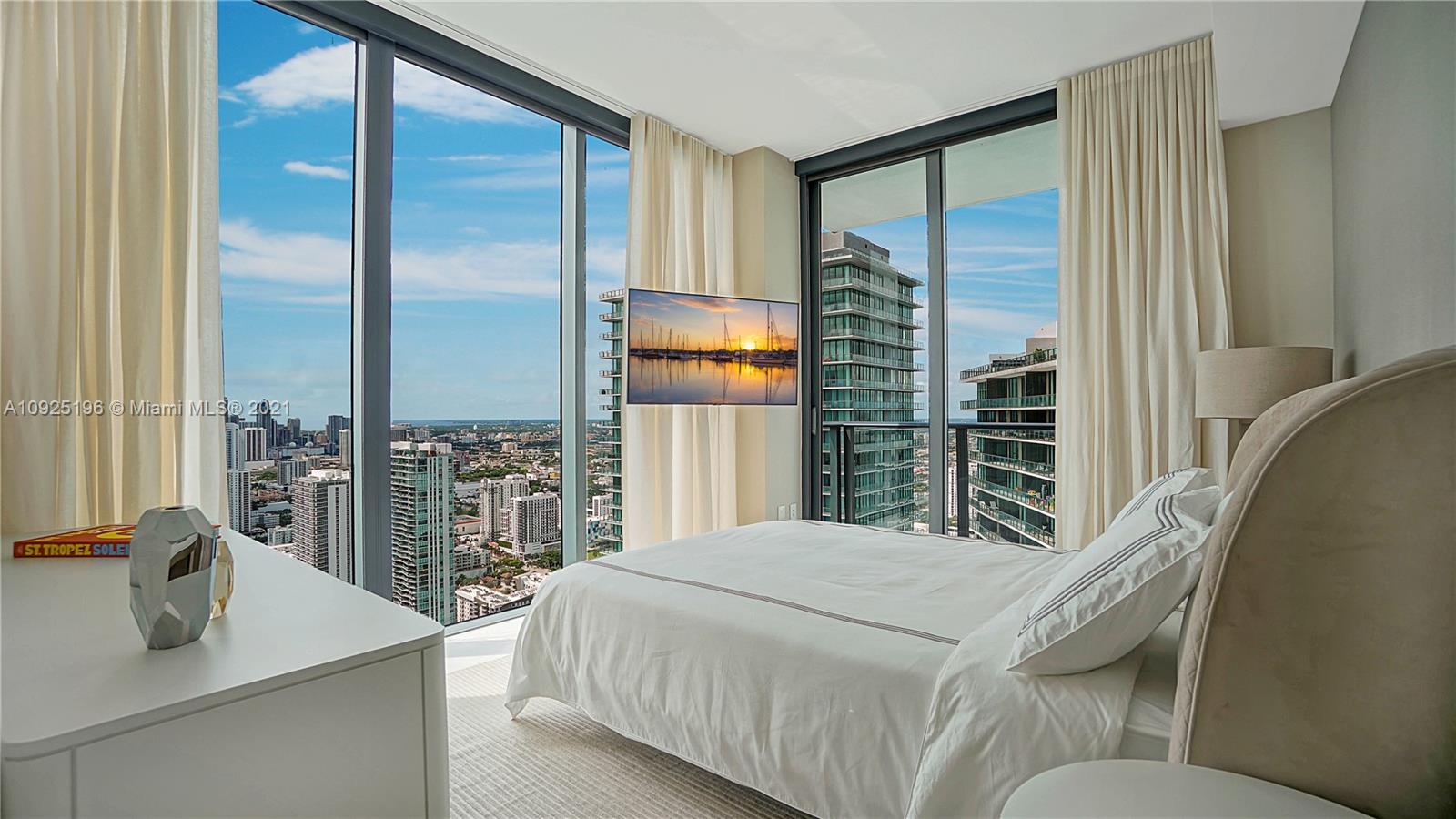 ONE PARAISO CONDO - Residential