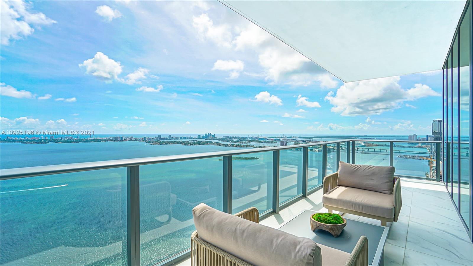 ONE PARAISO CONDO - Residential