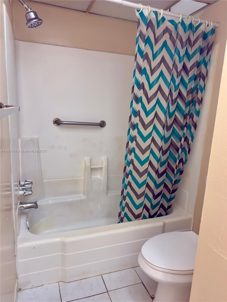 BROOKFIELD SQUARE CONDO - Residential Lease