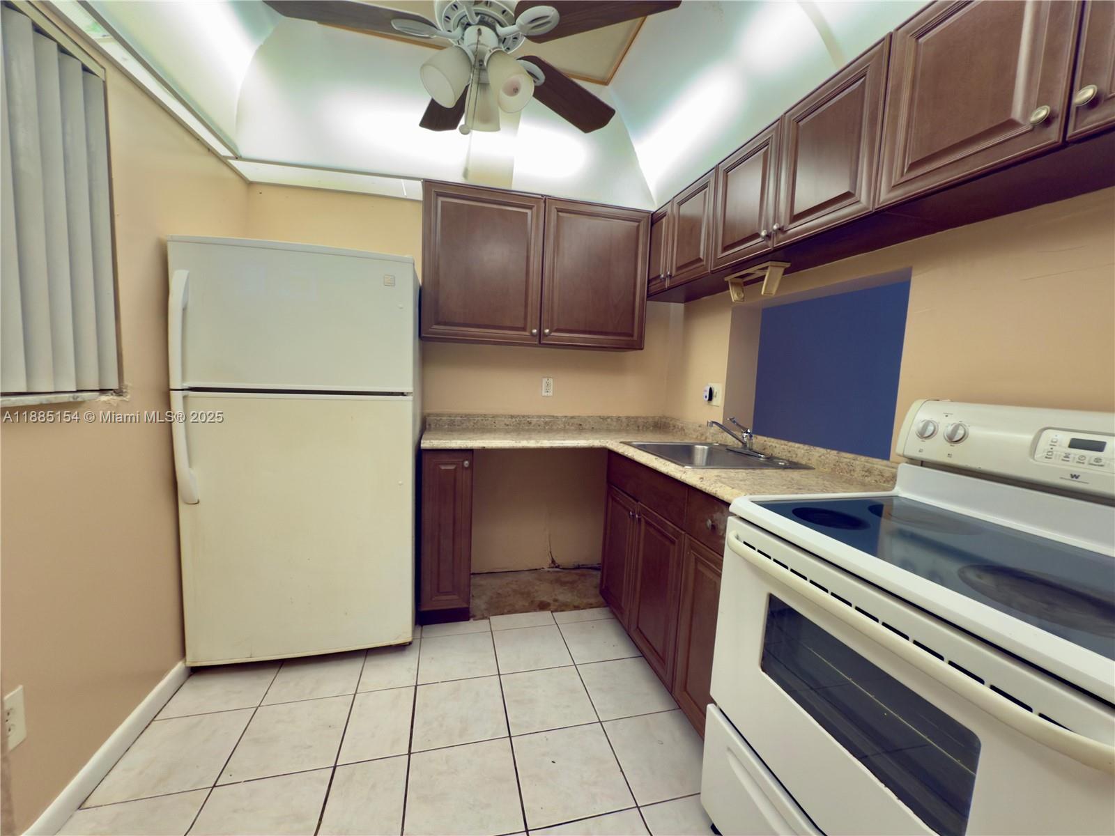 BROOKFIELD SQUARE CONDO - Residential Lease