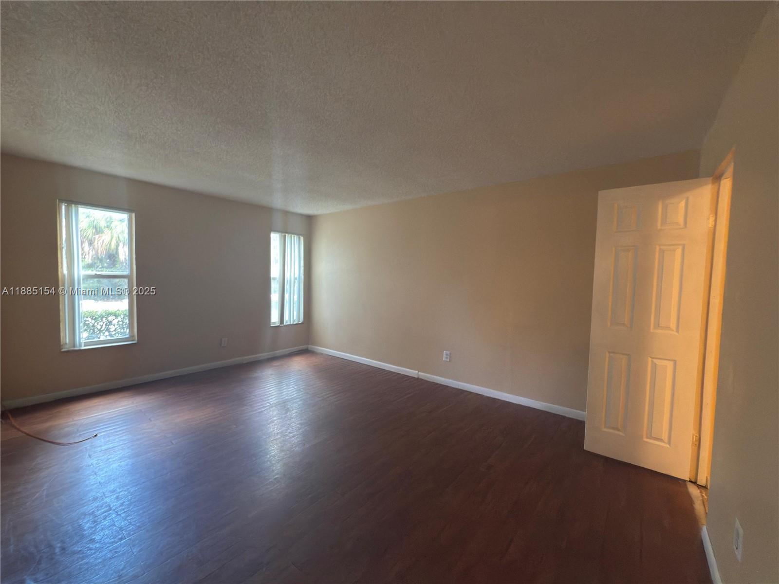 BROOKFIELD SQUARE CONDO - Residential Lease