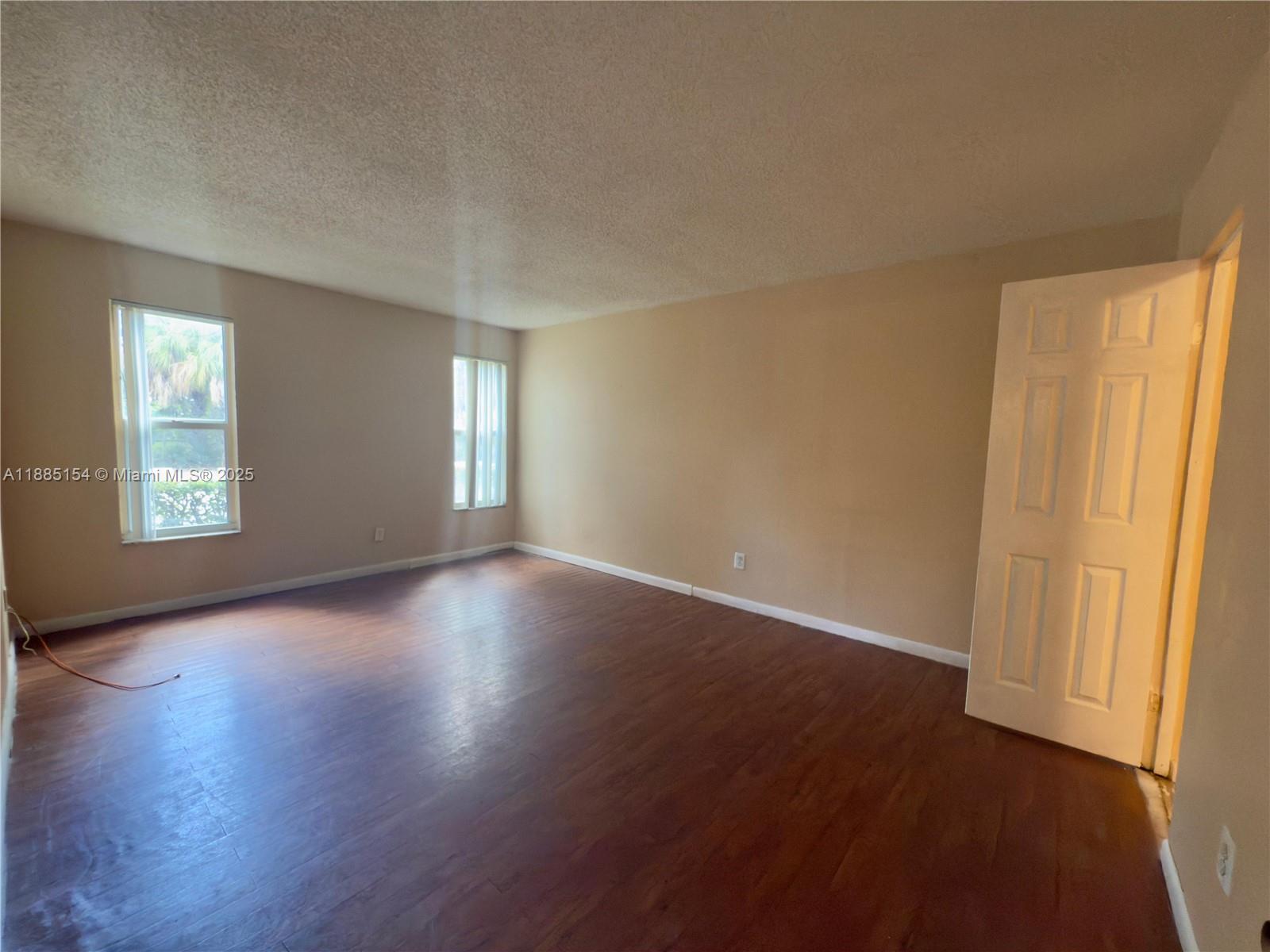 BROOKFIELD SQUARE CONDO - Residential Lease